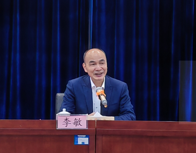 3月17日上午,李敏围绕学习领会党的十九届六中全会精神作了专题授课.